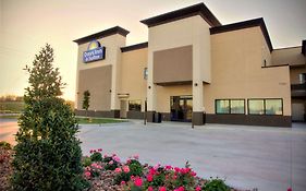 Days Inn & Suites By Wyndham Port Arthur